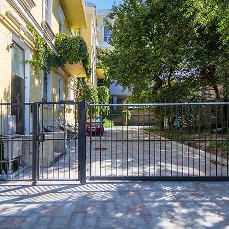 קייב Loft Design Apartments On Desyatynnyi Ln, 7 מראה חיצוני תמונה